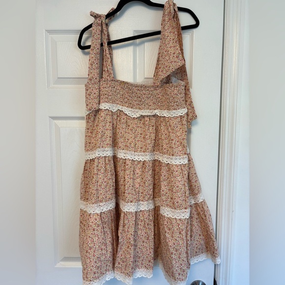 Hyacinth House Tuckernuck NEW Pink Floral Bow Tellie Tiered Lace Mini Dress  S - Picture 9 of 15